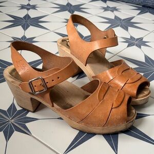 Lotta From Stockholm Tan Leather Peep Toe Clogs